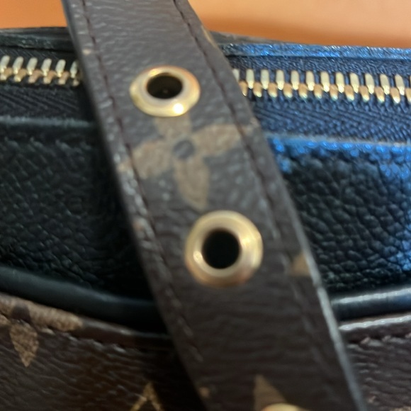 Louis Vuitton Pallas Monogram Noir Handbag - Picture 3 of 11